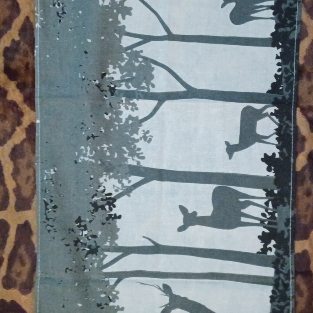 Table runner, fabric with woodland scene